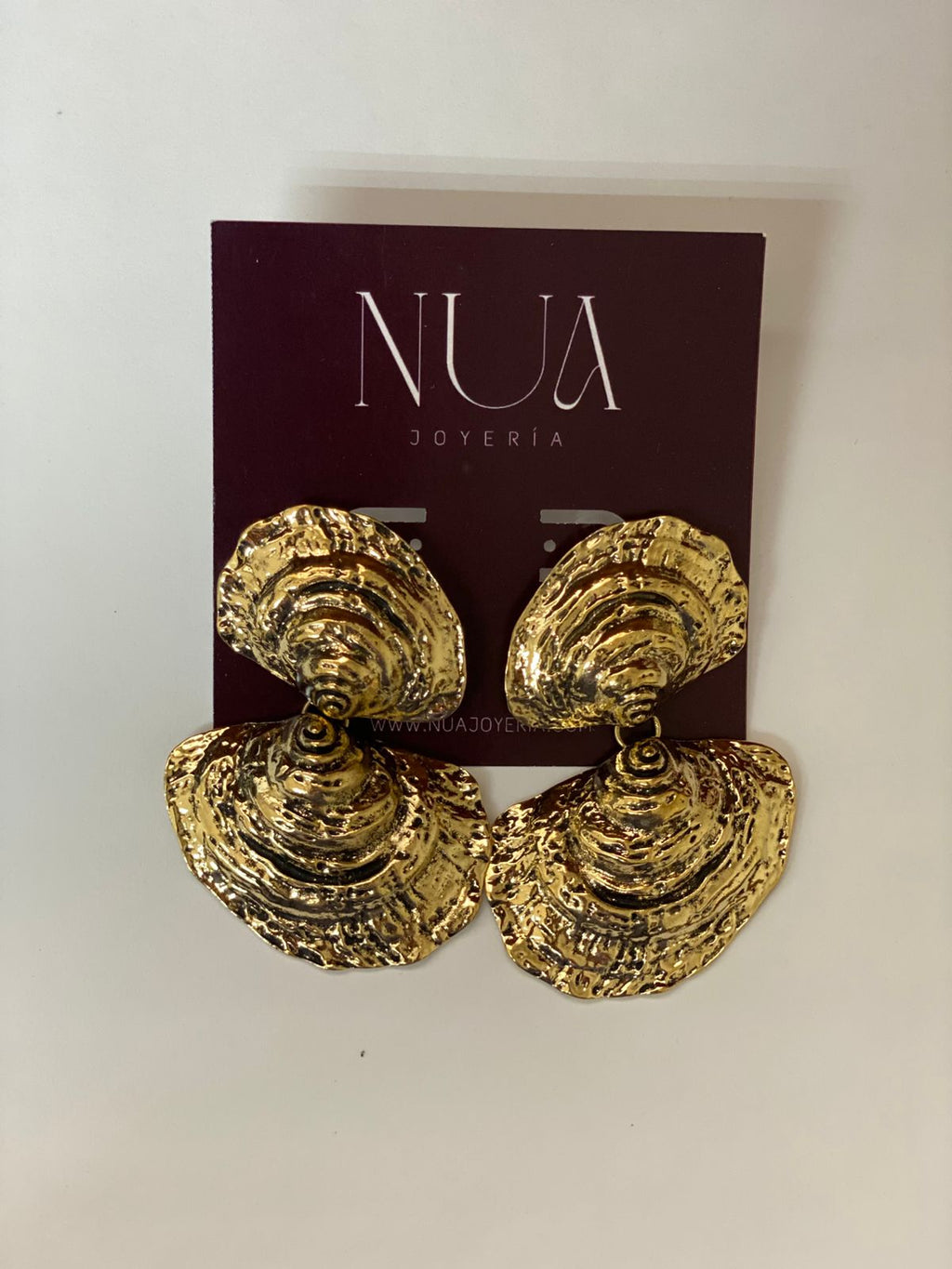 Aretes Concha Dorada