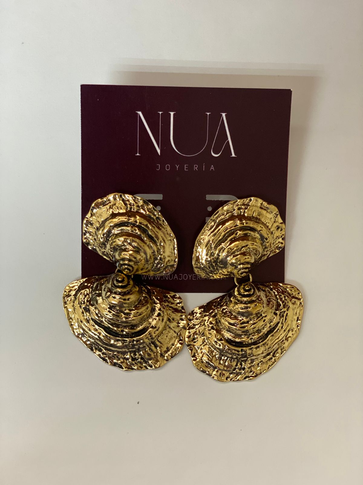 Aretes Concha Dorada