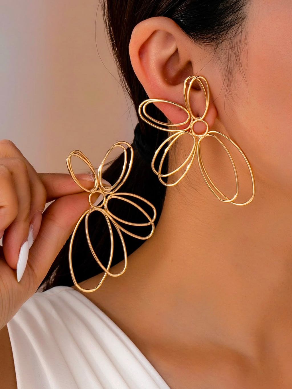 Aretes Nova