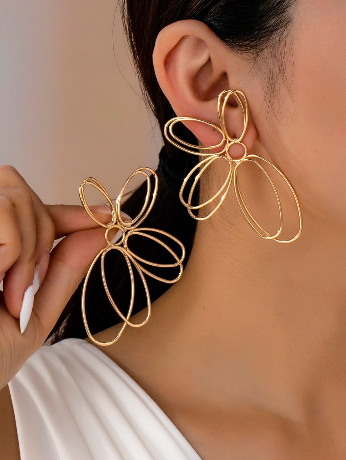 Aretes Nova