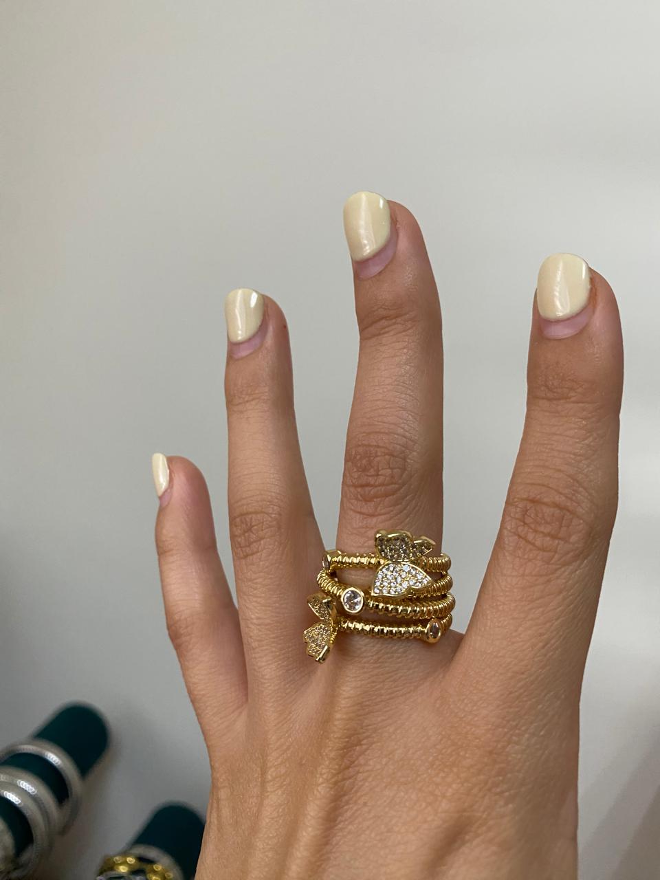Anillo Isara